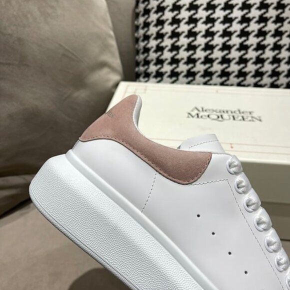 Women's sneakers - Picture 9 of 9